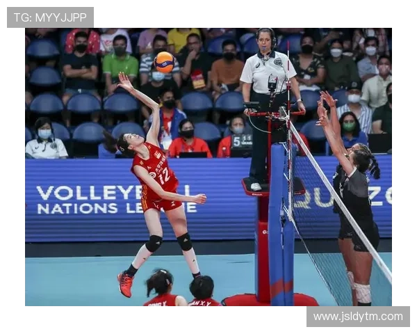 中国女排连胜强敌稳居榜首全队状态火热剑指世界冠军荣耀 中国女排连胜强敌稳居榜首全队状态火热剑指世界冠军荣耀