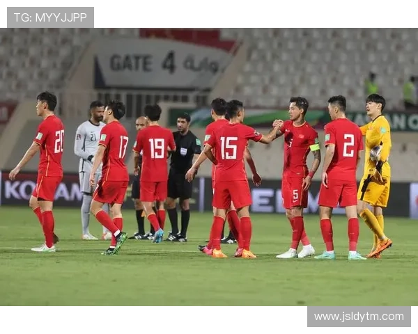 世界杯亚洲区预选赛中国队艰难逼平韩国队,晋级前景扑朔迷离 世界杯亚洲区预选赛中国队艰难逼平韩国队,晋级前景扑朔迷离