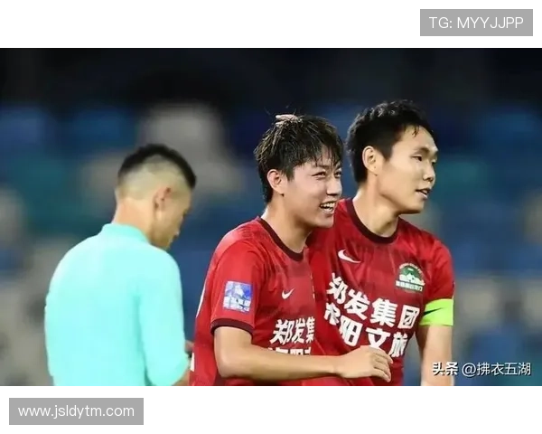 中国足球新星崭露头角 未来可期国内联赛赛季争夺白热化 中国足球新星崭露头角 未来可期国内联赛赛季争夺白热化