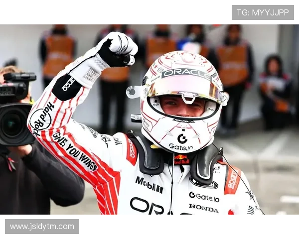 F1赛季最新动态:维斯塔潘连续称霸 红牛车队再创历史新高 F1赛季最新动态:维斯塔潘连续称霸 红牛车队再创历史新高