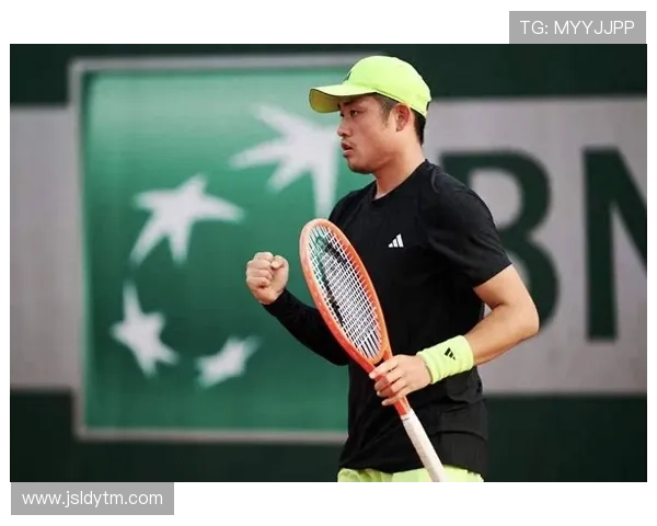 网球界迎来新星突破 曾创历史纪录的年轻选手震撼大满贯 网球界迎来新星突破 曾创历史纪录的年轻选手震撼大满贯