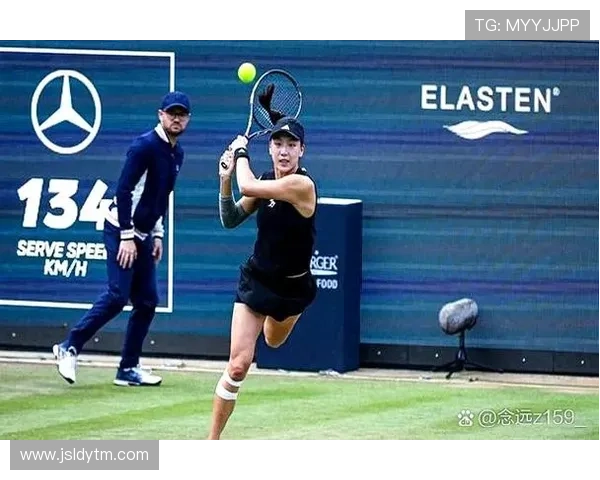 网球新星崛起:年轻选手在国际赛场大放异彩,挑战世界排名前十高手 网球新星崛起:年轻选手在国际赛场大放异彩,挑战世界排名前十高手