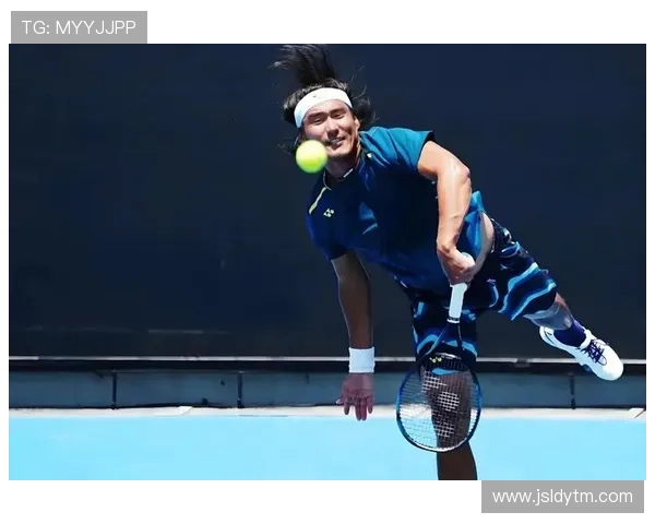 网球赛季收官战激烈争夺 新星崭露头角 老将再度问鼎冠军 网球赛季收官战激烈争夺 新星崭露头角 老将再度问鼎冠军