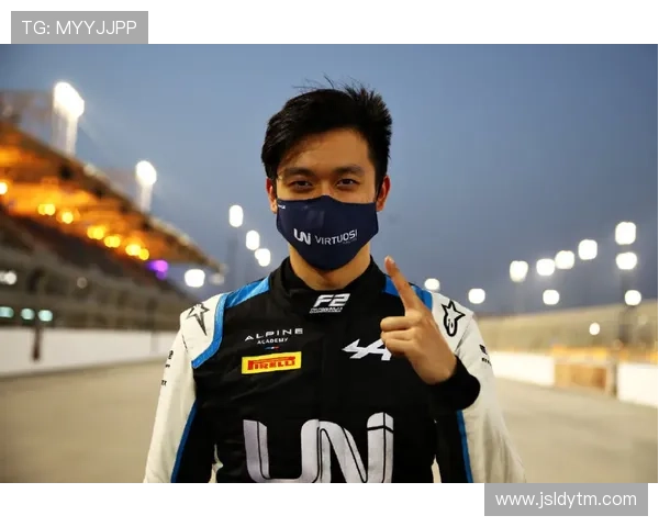 F1赛季精彩回顾:车手争夺白热化 新规则引发车迷热议 F1赛季精彩回顾:车手争夺白热化 新规则引发车迷热议