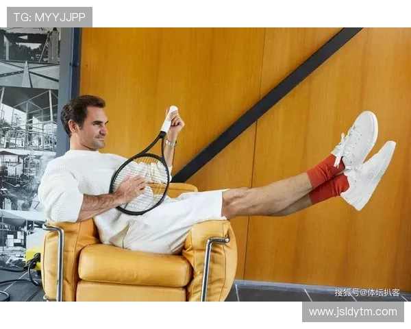 费德勒宣布退役后首次亮相 网球传奇开启全新人生篇章