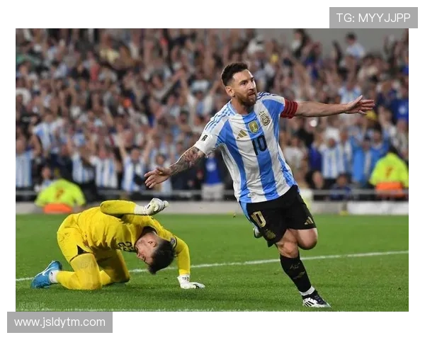 足坛震动 巴萨宣布签下梅西 回归之战定于新赛季揭幕战